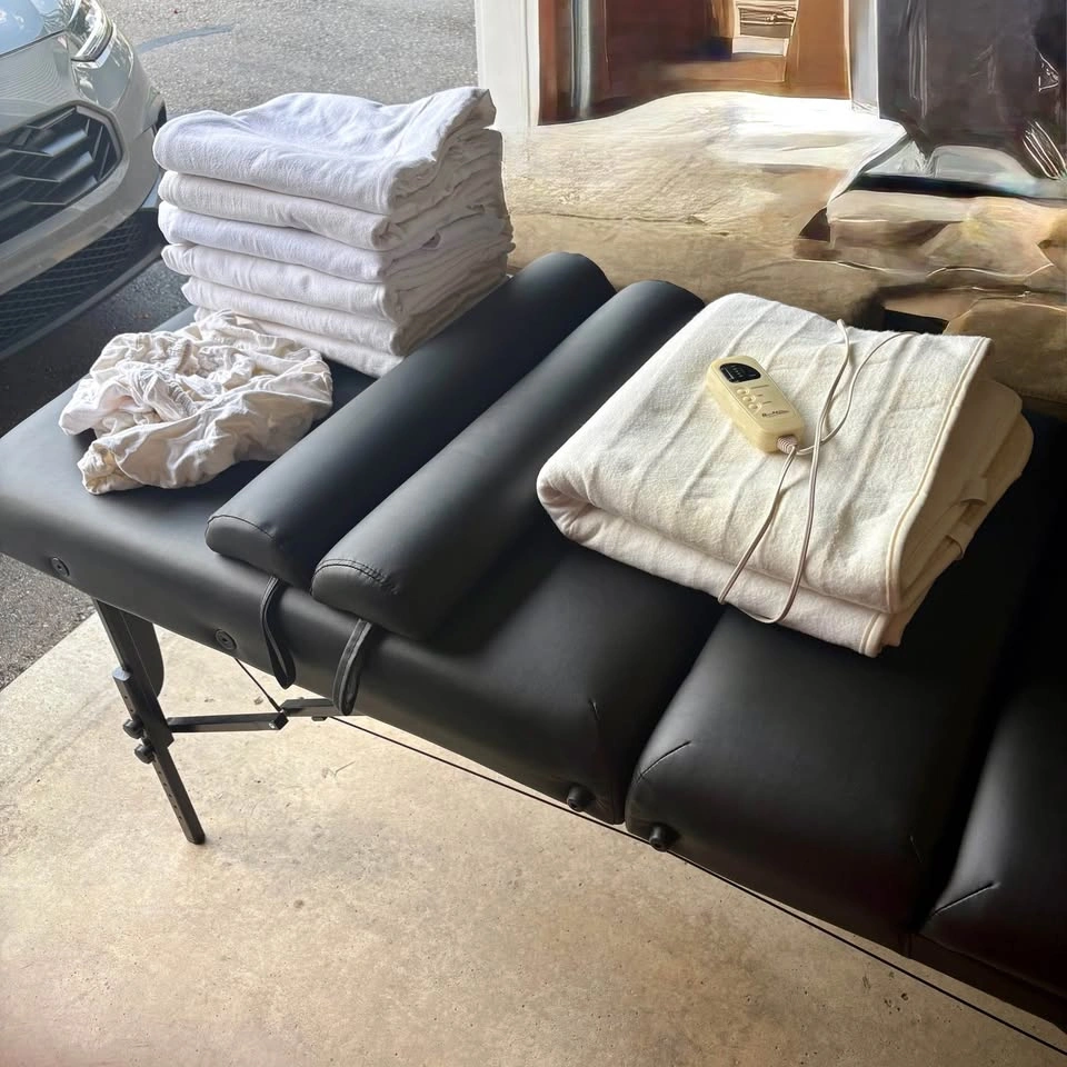 Long Massage Table with Linens and Accessories! - photo 2