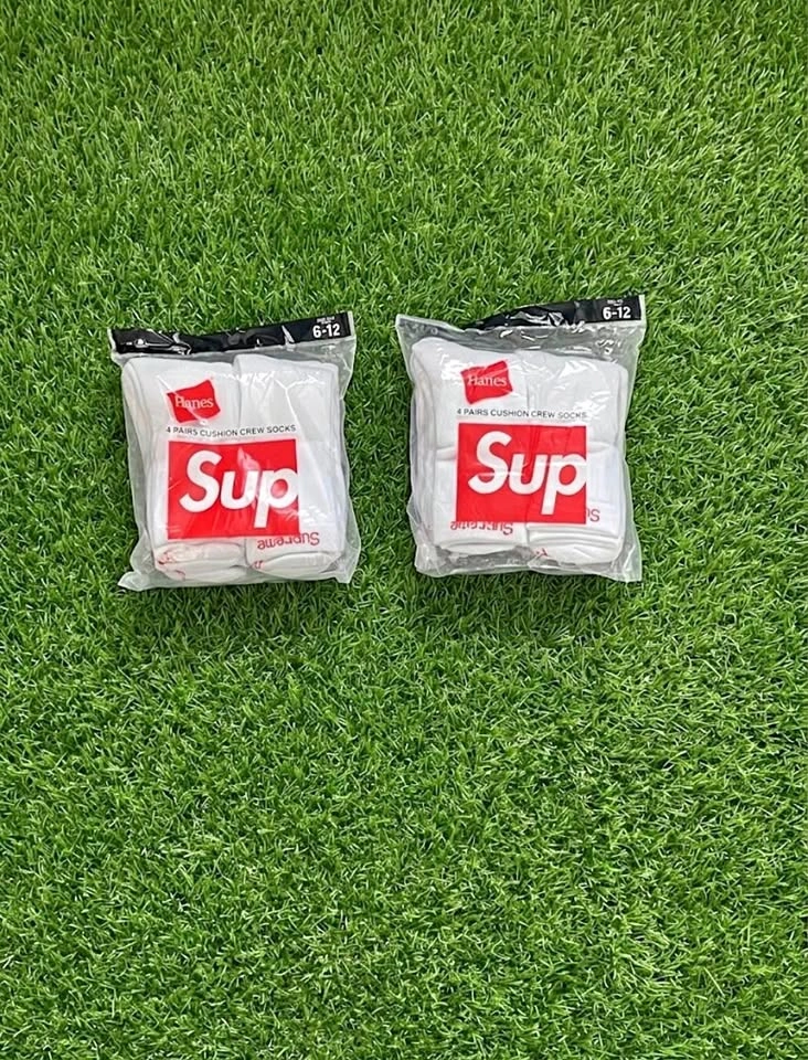 Supreme Socks