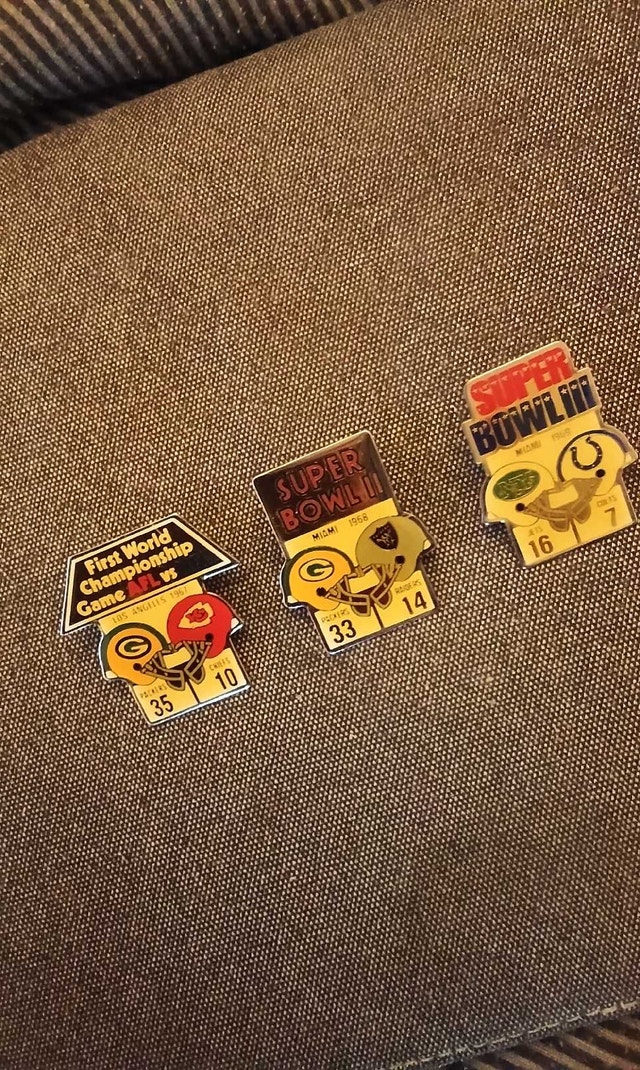 NFL Pins: Super Bowl I, II, and III - photo 4