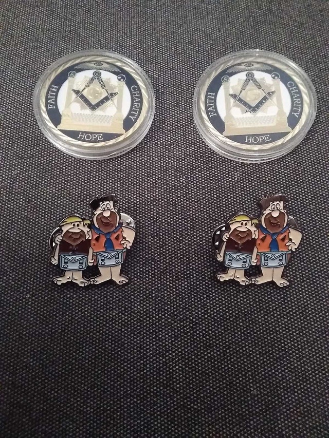 Masonic Collectibles: 2 coins and 2 pins - photo 5