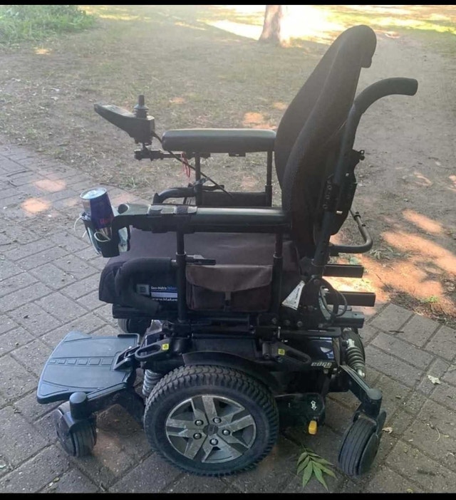 Quantum Edge Wheelchair - photo 2
