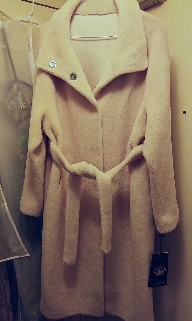 Diana Winter sheep skin Coat. Brand new. - photo 5