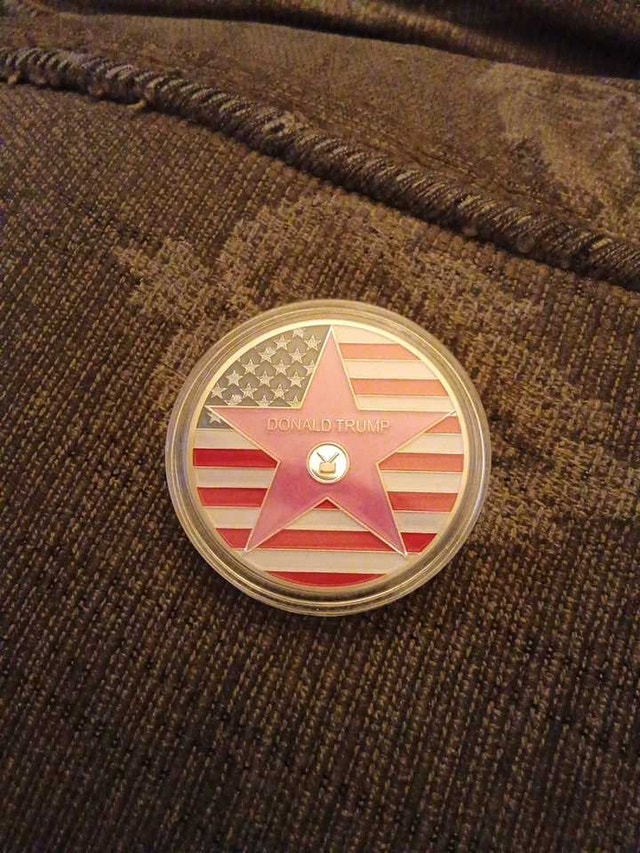 Donald Trump Hollywood Walk of Fame Coin - photo 3