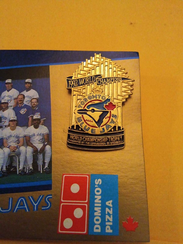 1992 World series Blue Jays Pin - photo 2