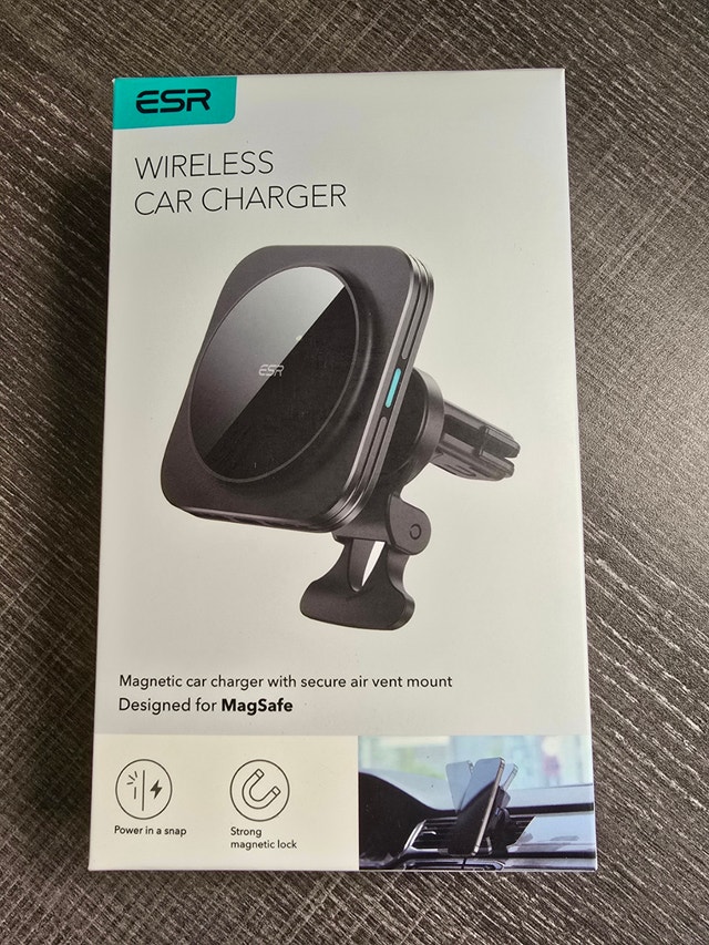 ESR Magnetic Car Mount Charger with 36W QC 3.0 15W Holder - photo 2