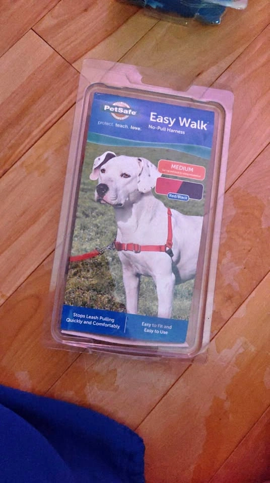 PetSafe Easy Walk No-Pull Harness Medium Red/Black