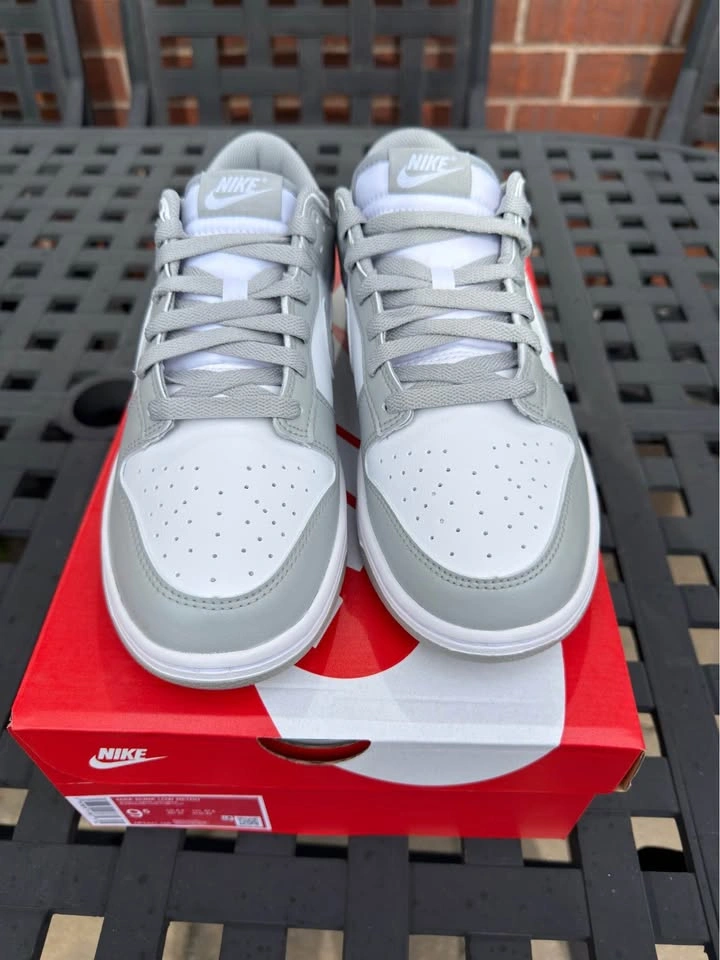 Nike Smoke Grey Retro Dunks (size 9.5) - photo 3