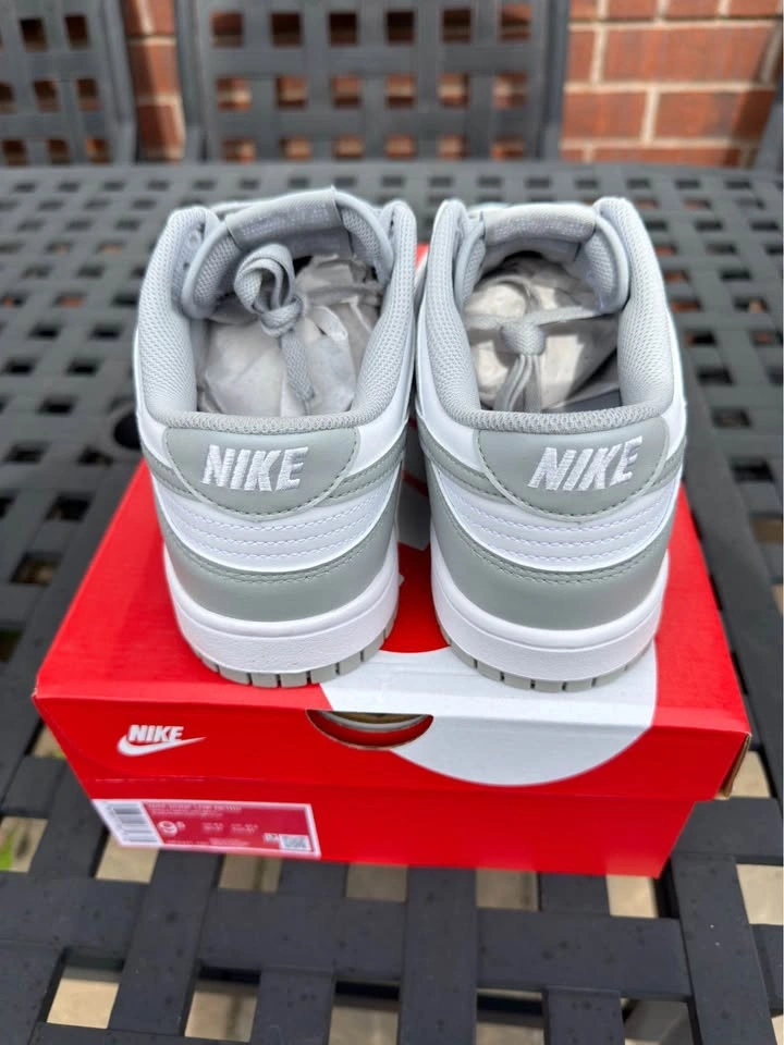 Nike Smoke Grey Retro Dunks (size 9.5) - photo 5