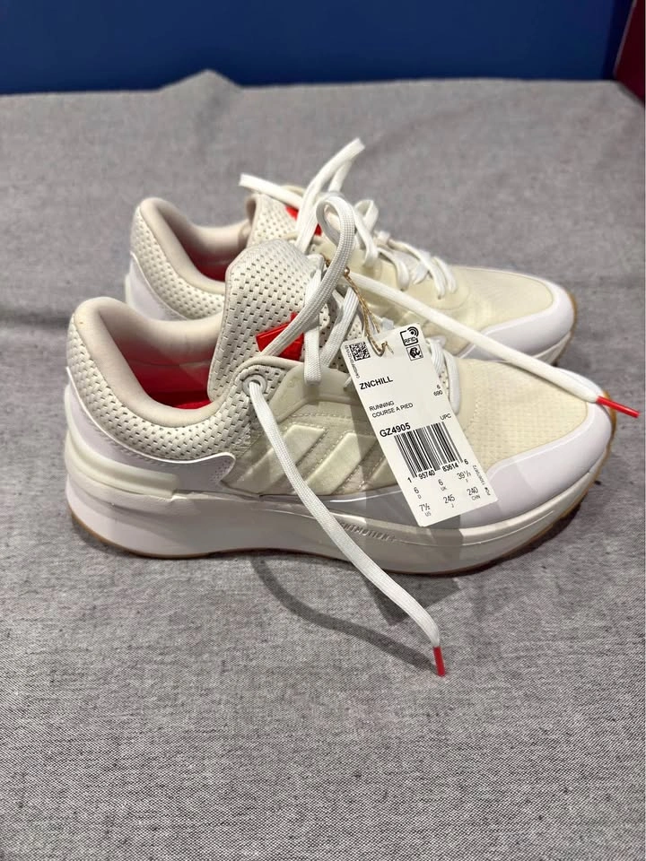 Women's Adidas Shoes (size 7.5)