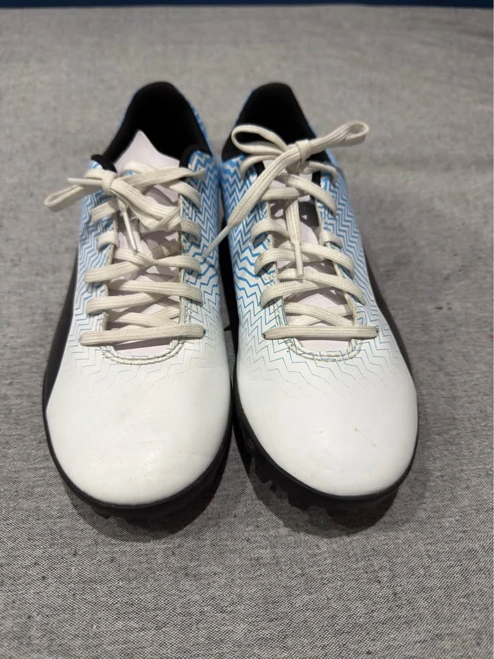 Women's Puma Soccer Cleats (size 7) - photo 2