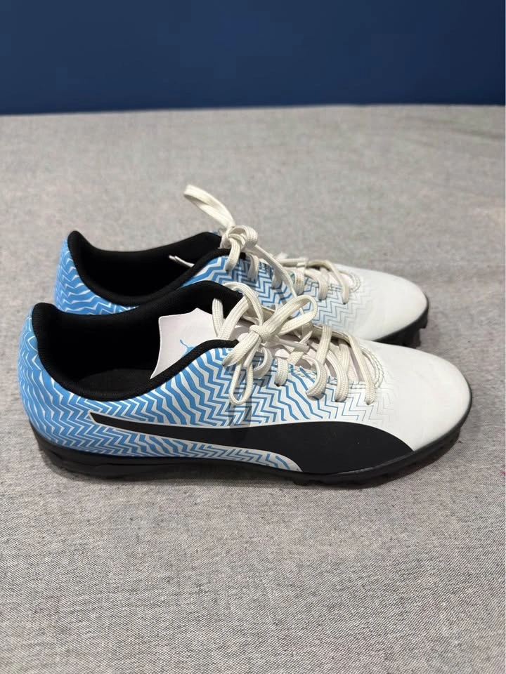 Women's Puma Soccer Cleats (size 7) - photo 3
