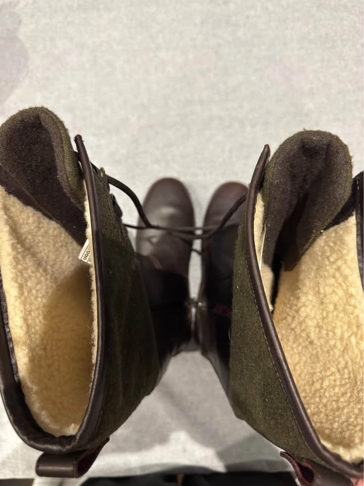 Women's UGG Elsa Waterproof Boots (size 7.5) - photo 5