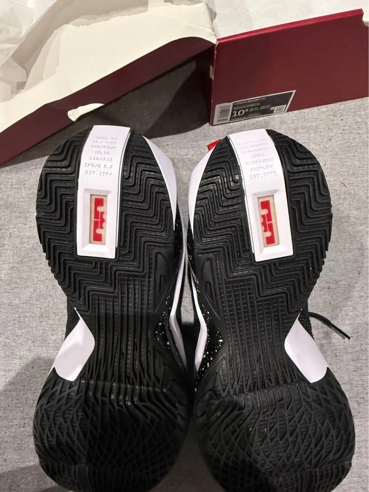 Men's Nike LeBron James Soldier 14 Shoes (size 10.5) - photo 4