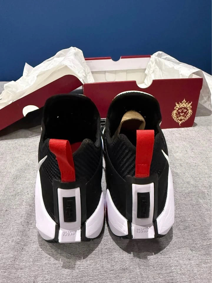 Men's Nike LeBron James Soldier 14 Shoes (size 10.5) - photo 5