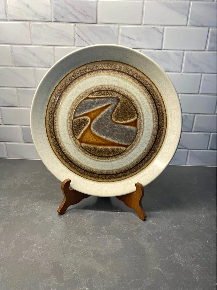 Vintage Crown Lynn Earthstone Plate D265