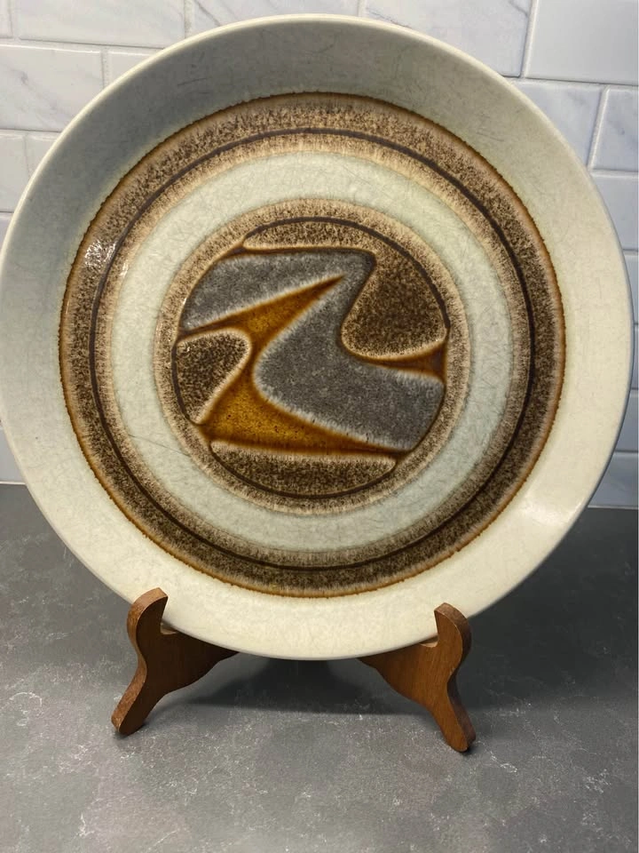 Vintage Crown Lynn Earthstone Plate D265 - photo 2