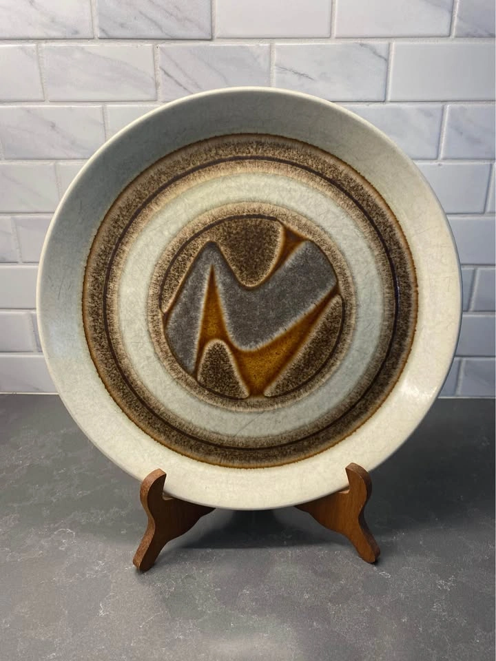 Vintage Crown Lynn Earthstone Plate D265 - photo 3