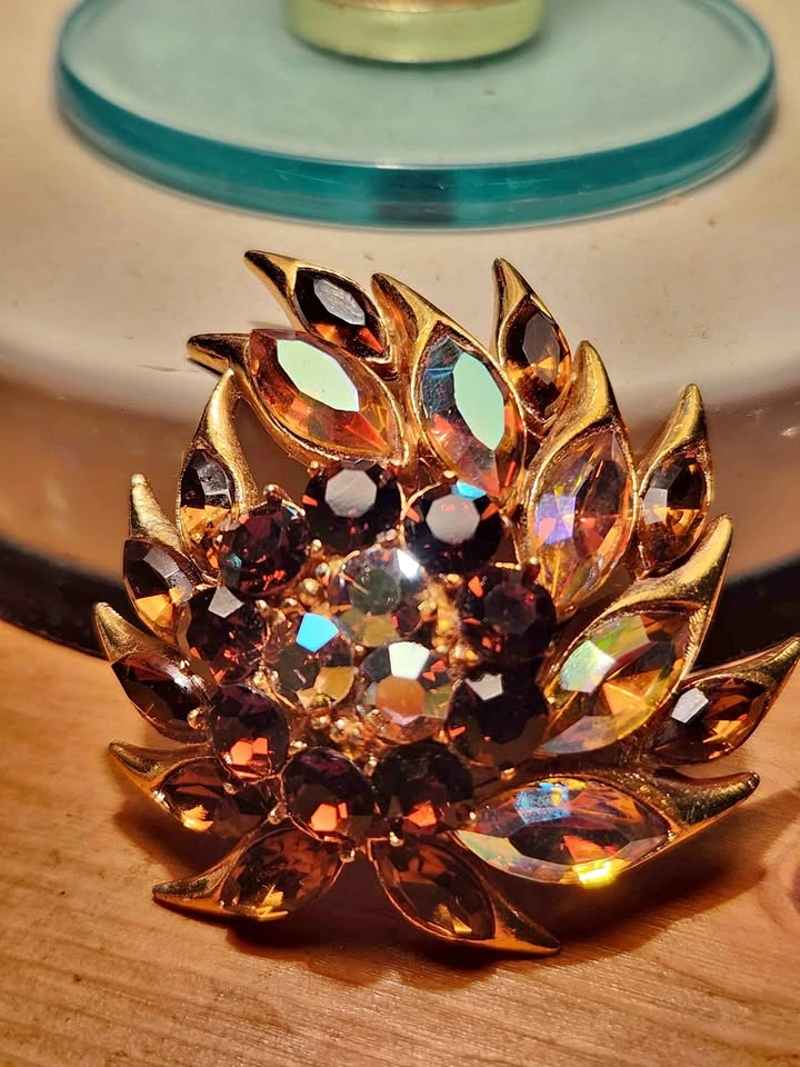 Vintage Sphinx Rhinestone Brooch