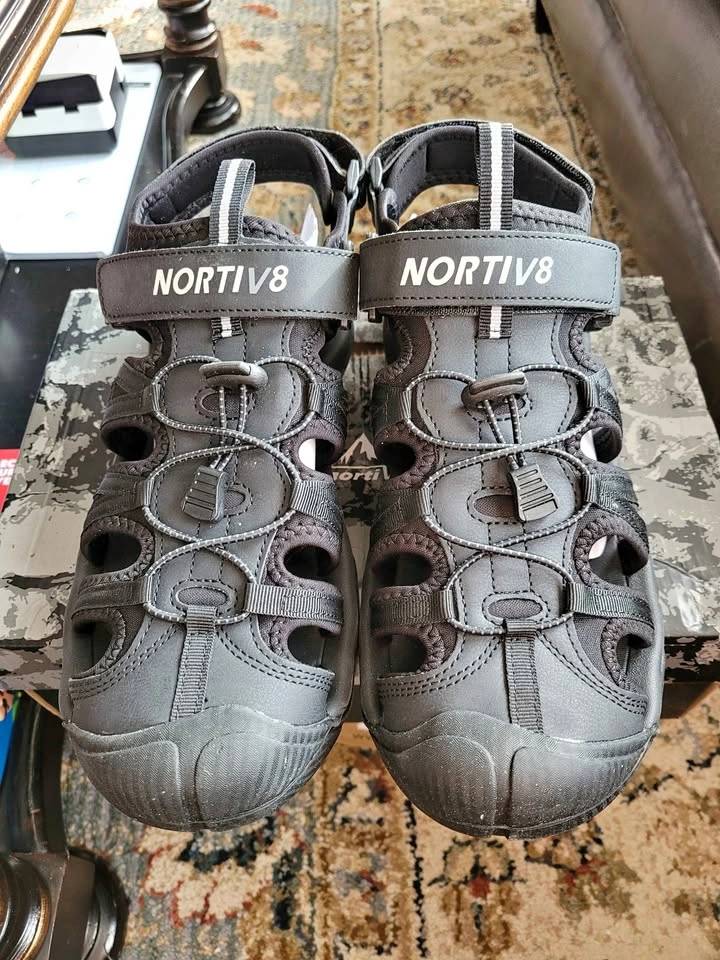 NORTIV 8 Men's Closed Toe Hiking Sandals - Size 13 (New)
