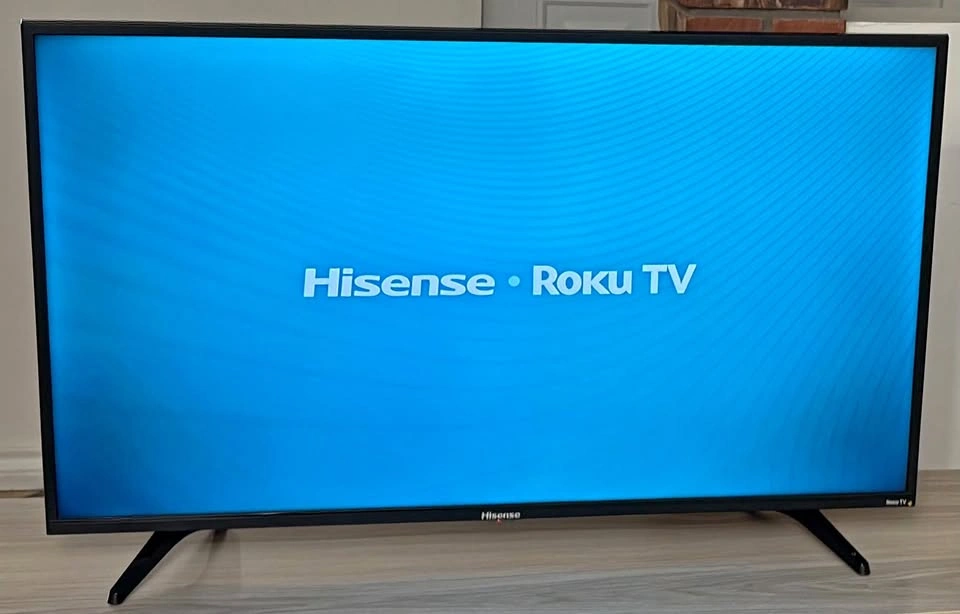 Hisense 40" H4009 Full HD Roku TV