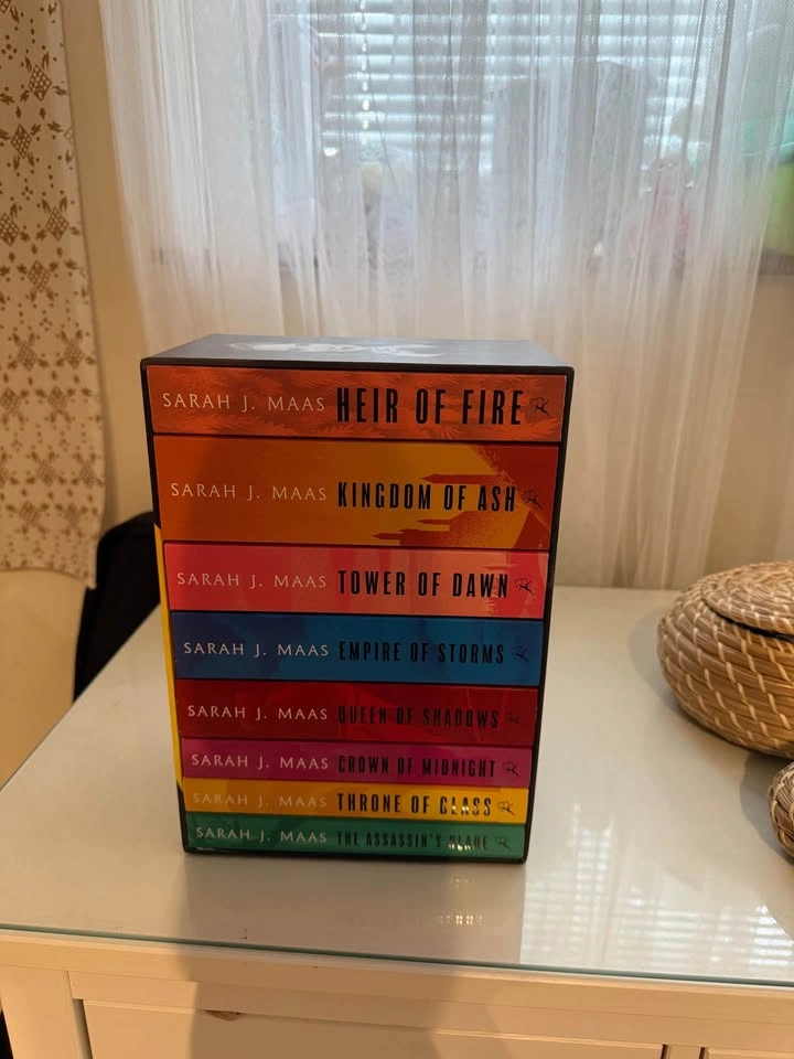 Throne of Glass series book set - photo 3