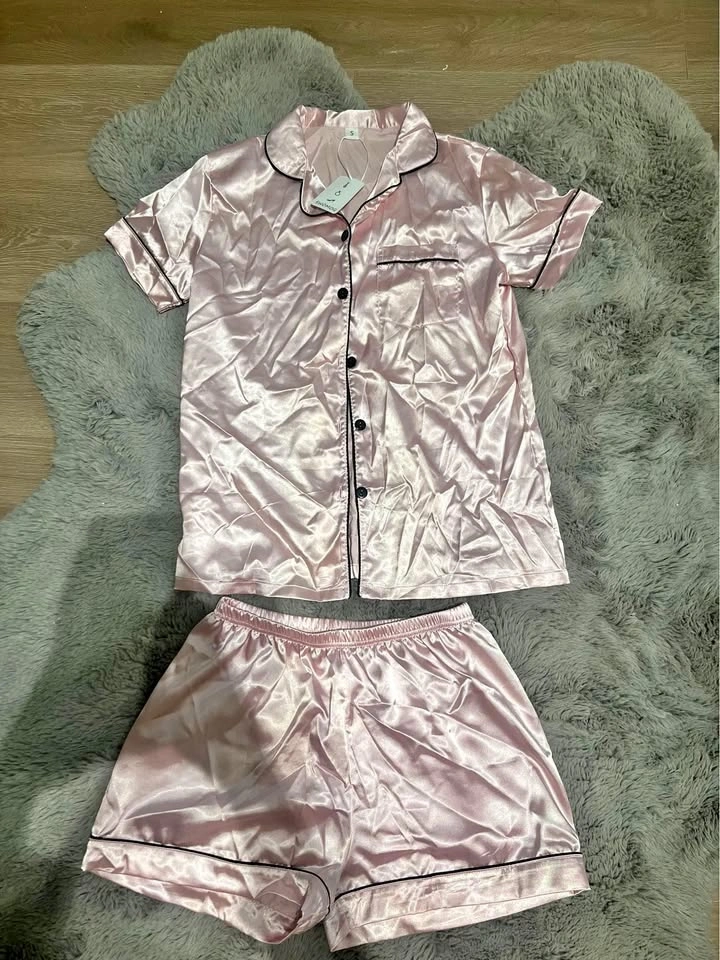 Silky pyjama set - brand new