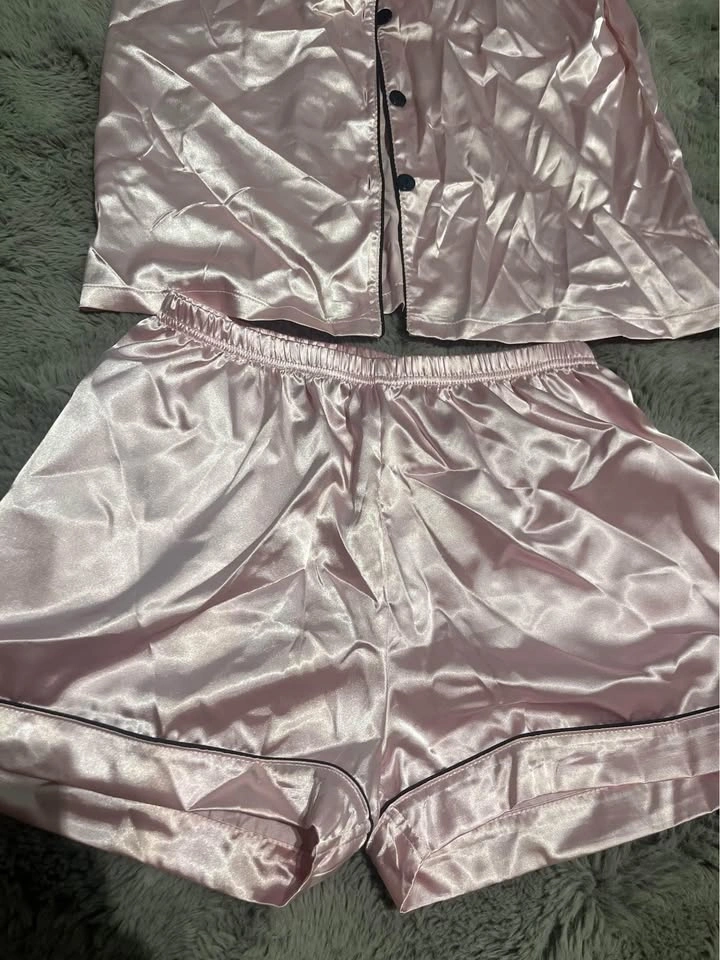 Silky pyjama set - brand new - photo 4