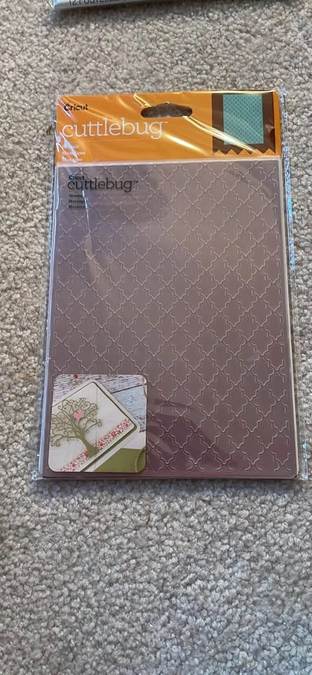 Spellbinders, Cricut Cuttlebug, and Sizzix Die and Embossing Fol - photo 3