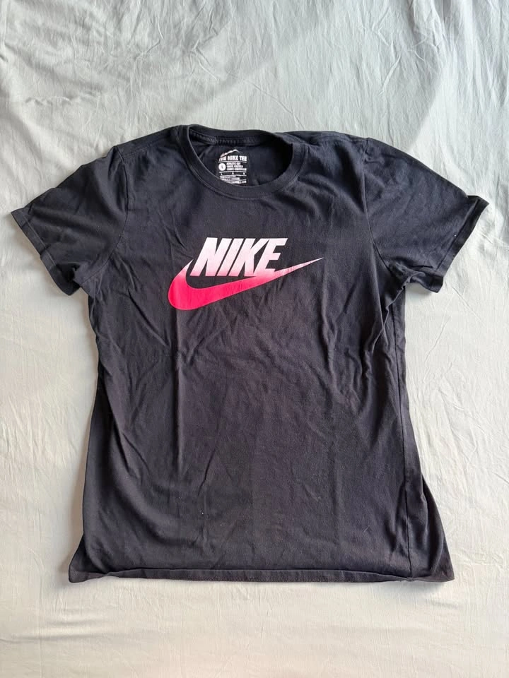 Nike Black Graphic T-Shirt Pink Ombre Swoosh Logo Womens Large - photo 2