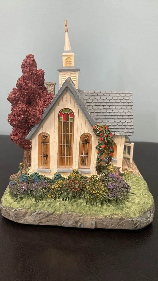 Thomas Kinkade “The Forest Chapel” Clock - photo 3