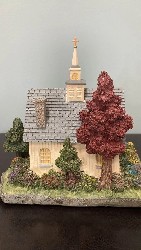 Thomas Kinkade “The Forest Chapel” Clock - photo 4