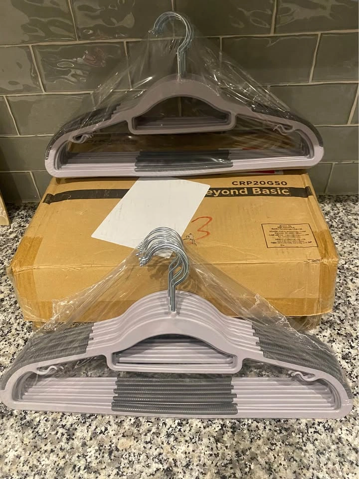 50 Grey + Silver Plastic Adult Size Hangers - photo 2