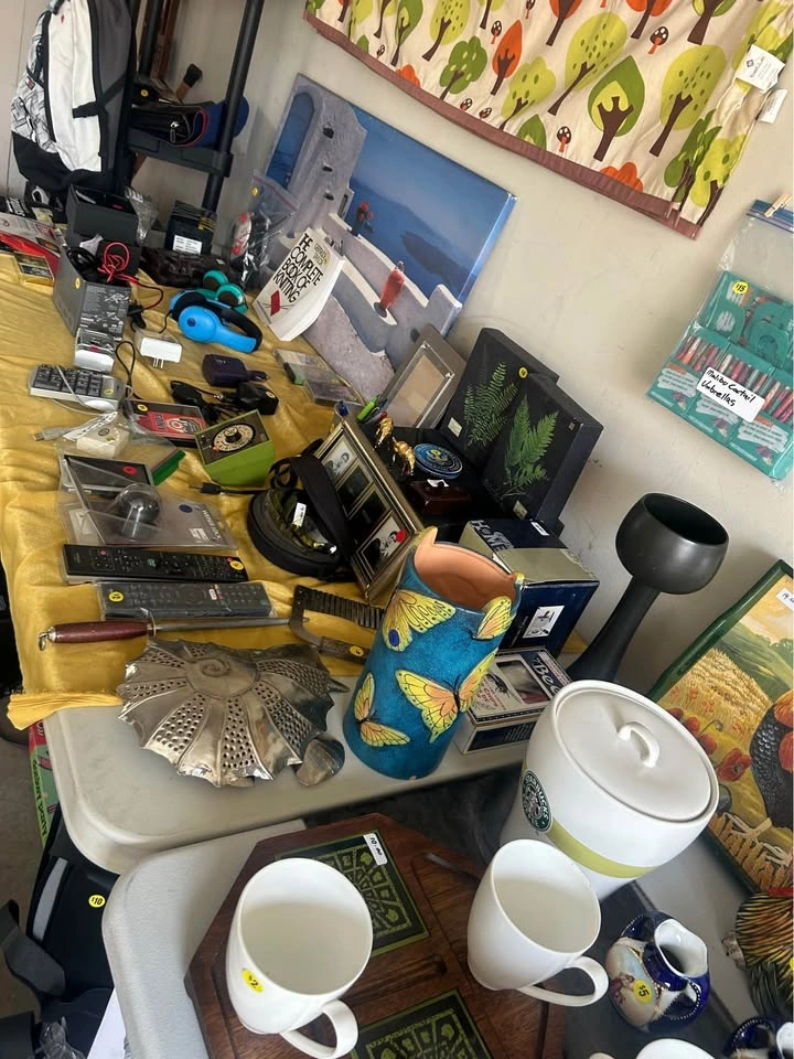 Garage Sale 203 Willow Park Drive SE - photo 5