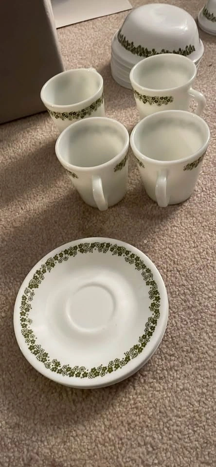 Vintage Corelle Spring Blossom Green Crazy Daisy Dinnerware Set - photo 4