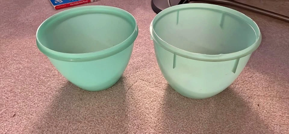 Set of 2 Mint Green Plastic Mixing Bowls