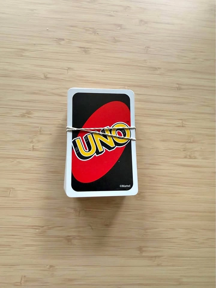 Uno cards