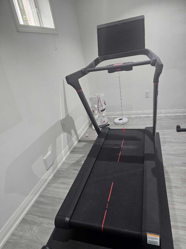 Peloton Tread (Model TR02) – Excellent Condition