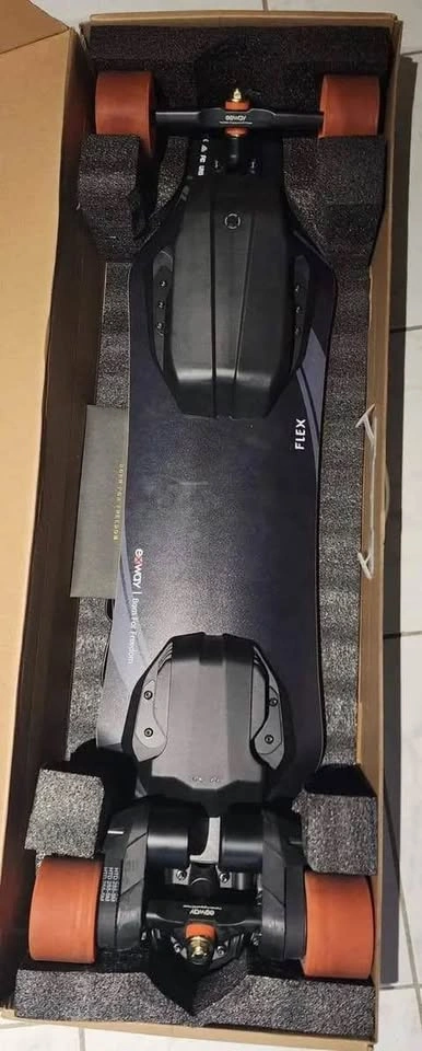 LOW KM | Electric Skateboard - Exway Flex - photo 2