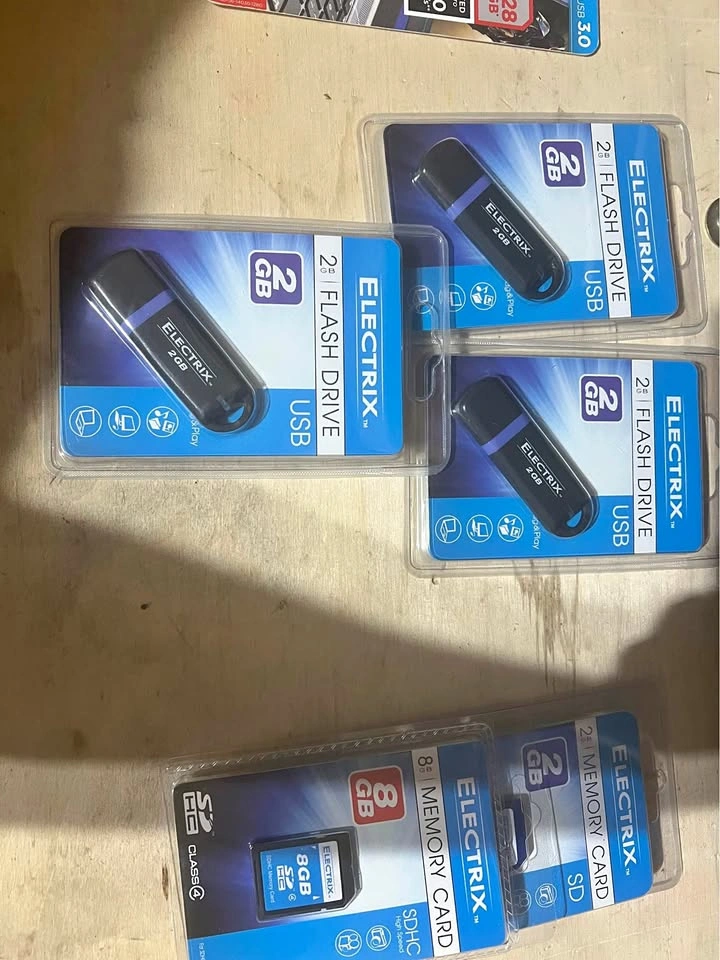Electrix 2 GB USB Flash Drive