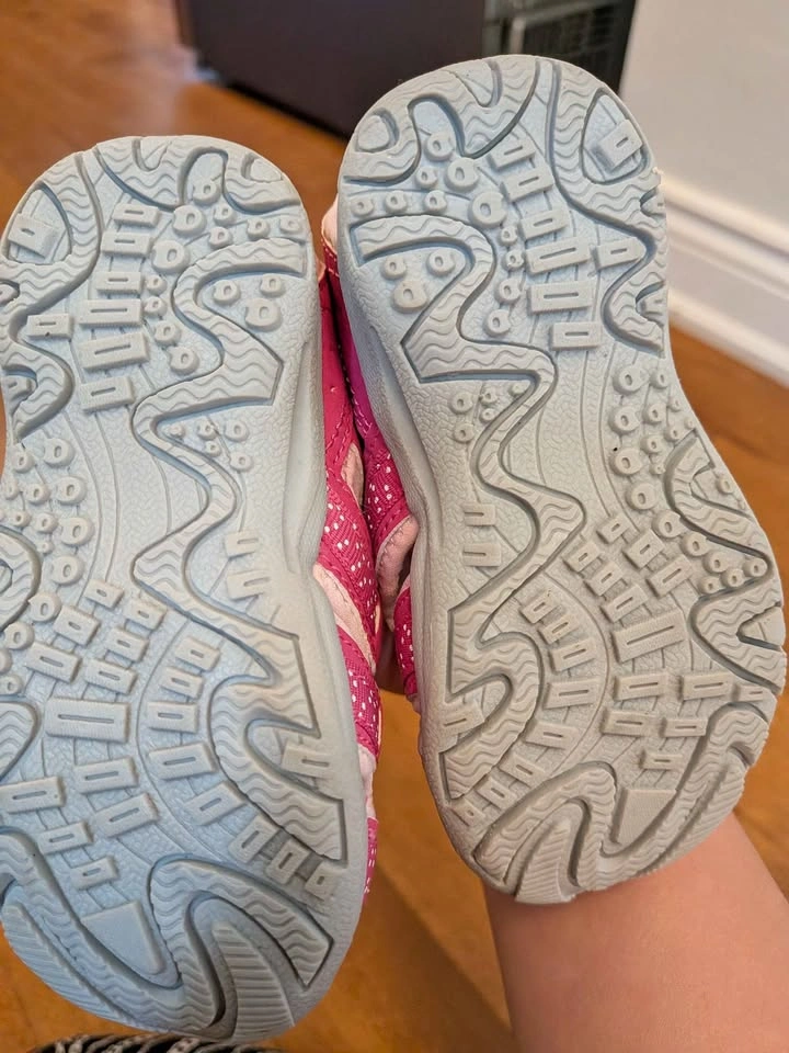 Joe Fresh toddler sandals - photo 2