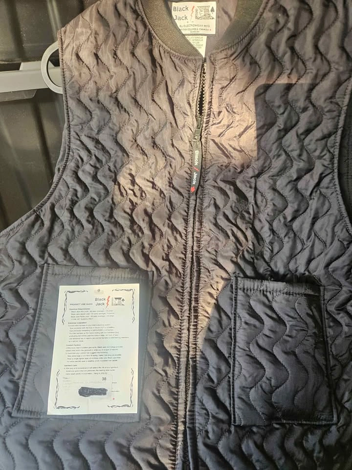 Brand NEW Black and Jack Warmer Vest - photo 4