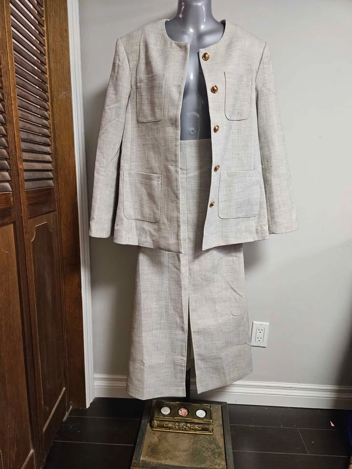 Blazers and Skirt Suit- The Mind - photo 5
