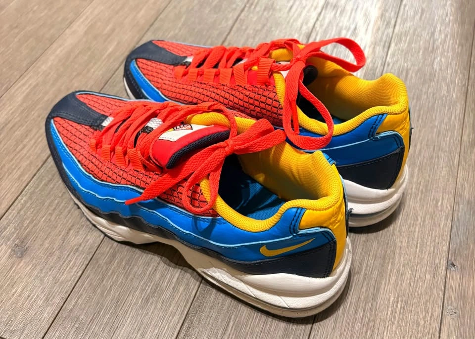 Women’s Nike Shoe - photo 3