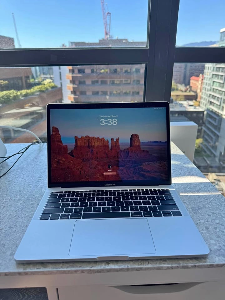 MacBook Pro 2016 256GB + Office 2024 + Final Cut Pro