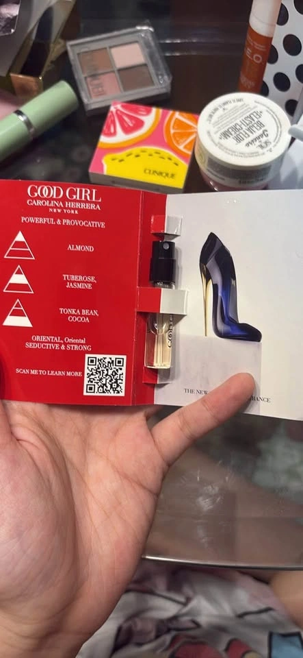 Carolina Herrera Good Girl Eau de Parfum Sample Spray (1.5ml) - photo 2