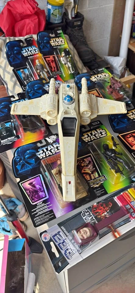 Star Wars The Power of the Force Action Figure and Vehicle Lot