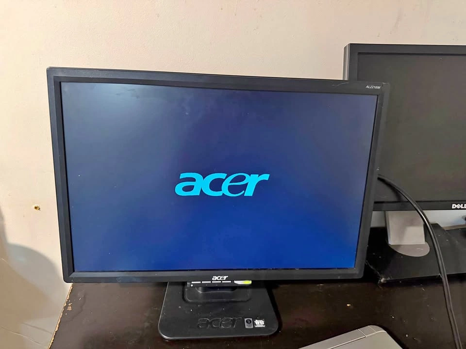 22” Acer Monitor (VGA/DVI) – Great Condition