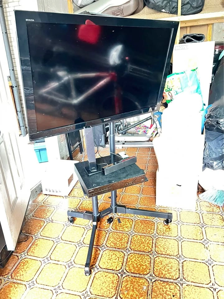 Sony TV, Player, Speakers (Need Remote)