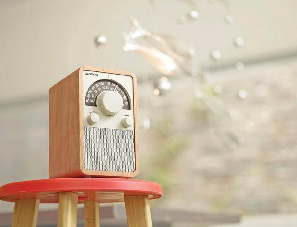 AM/FM Table Top Wooden Radio - photo 3