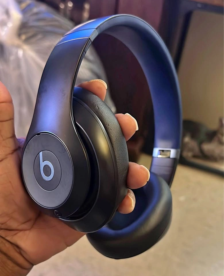 Beats Studio Pro Wireless Over-Ear Headphones - Navy